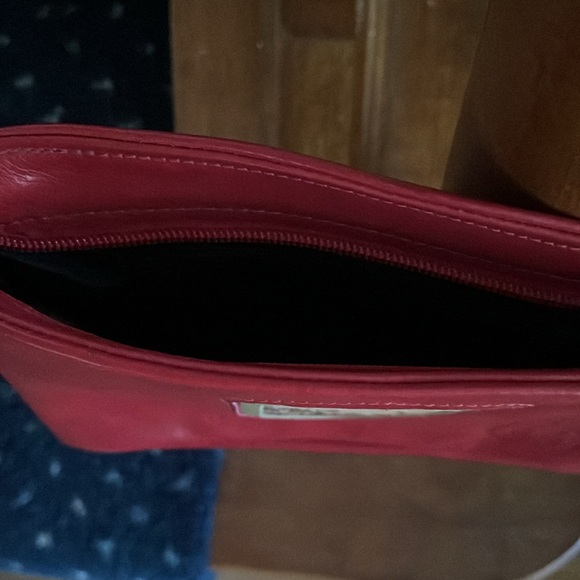 Sophia Bag
8L x 6H art image from Japanese wood block print 50’ adjustable strap - Picture 3 of 5